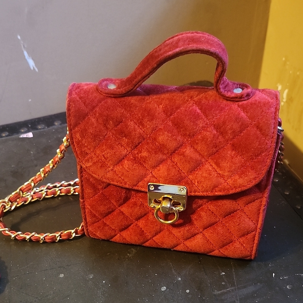 Vibrant Red Quilted Crossbody Bag with Gold Chain